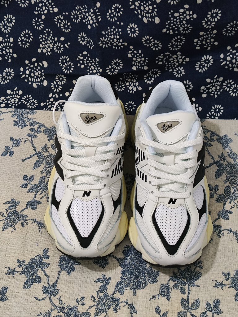 New Balance 9060 Breathable Mesh Retro Running Shoes